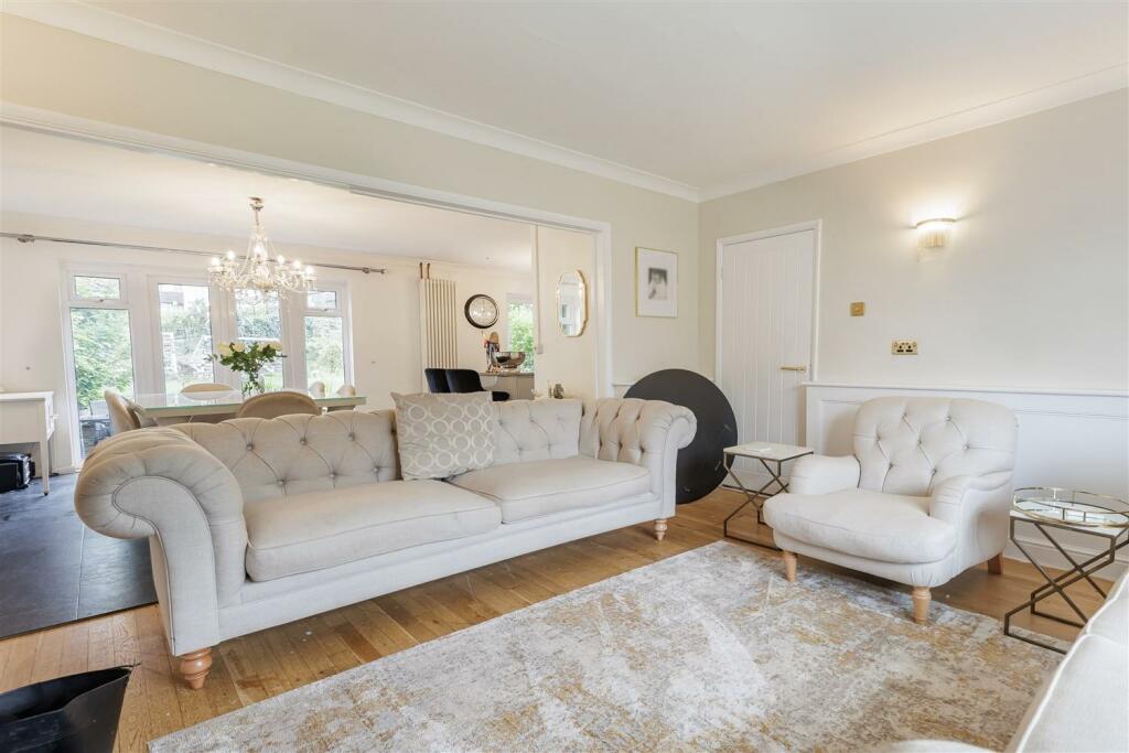 Additional image 25 of Dukes Avenue, Theydon Bois