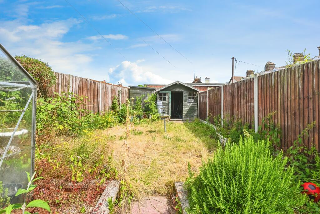 Additional image 7 of Ferndale Road, Harwich, Essex, CO12