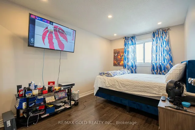 Additional image 28 of 4 Simmons Blvd