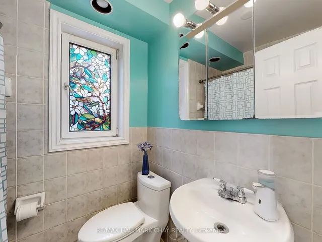 Additional image 15 of 16 Edinborough Crt