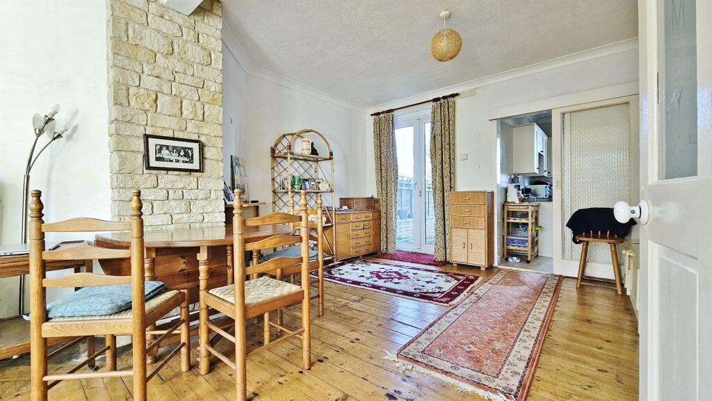 Additional image 6 of Woodberry Way, Walton On The Naze