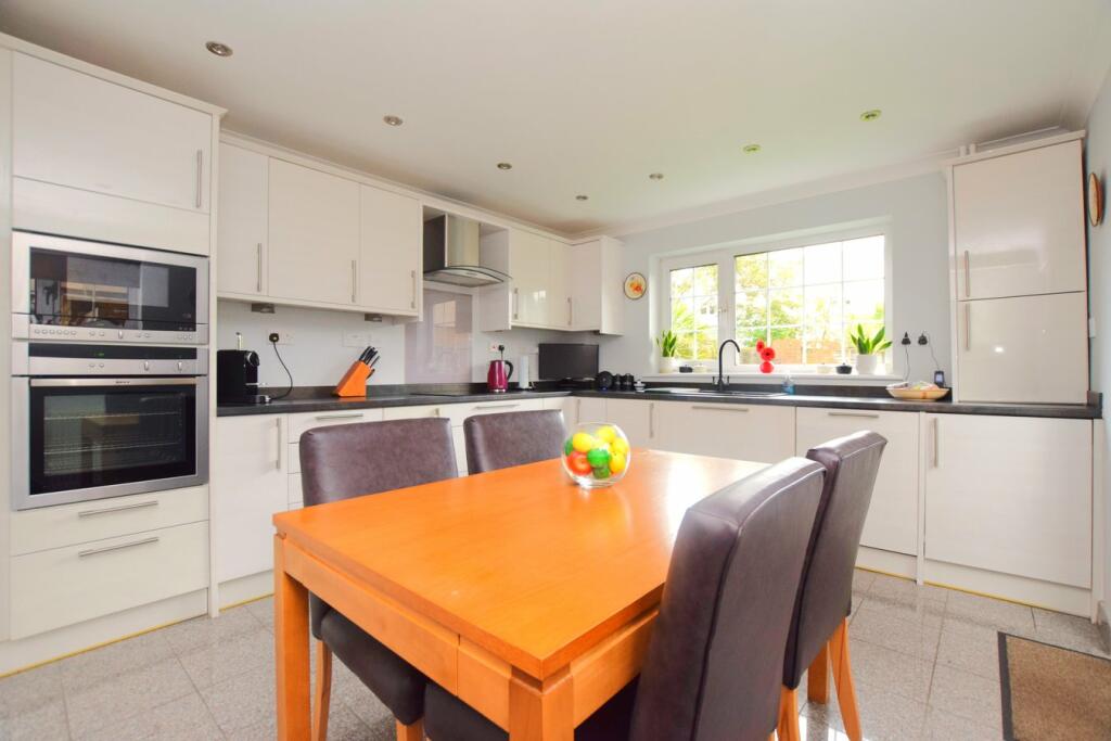 Additional image 38 of Smythe Road, Billericay, CM11