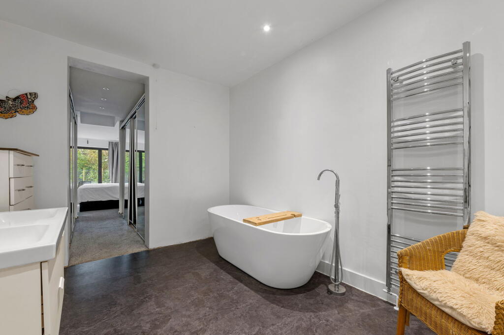 Additional image 16 of Salmons Lane West, Caterham, CR3 5LT