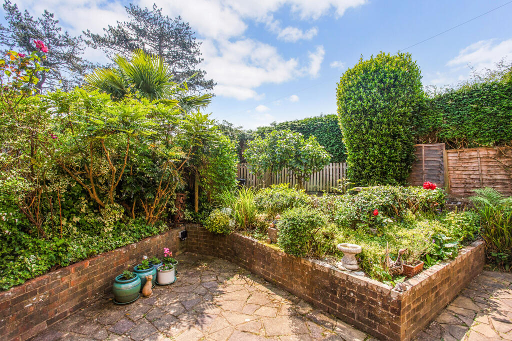 Additional image 13 of Dunedin Drive, Caterham, CR3