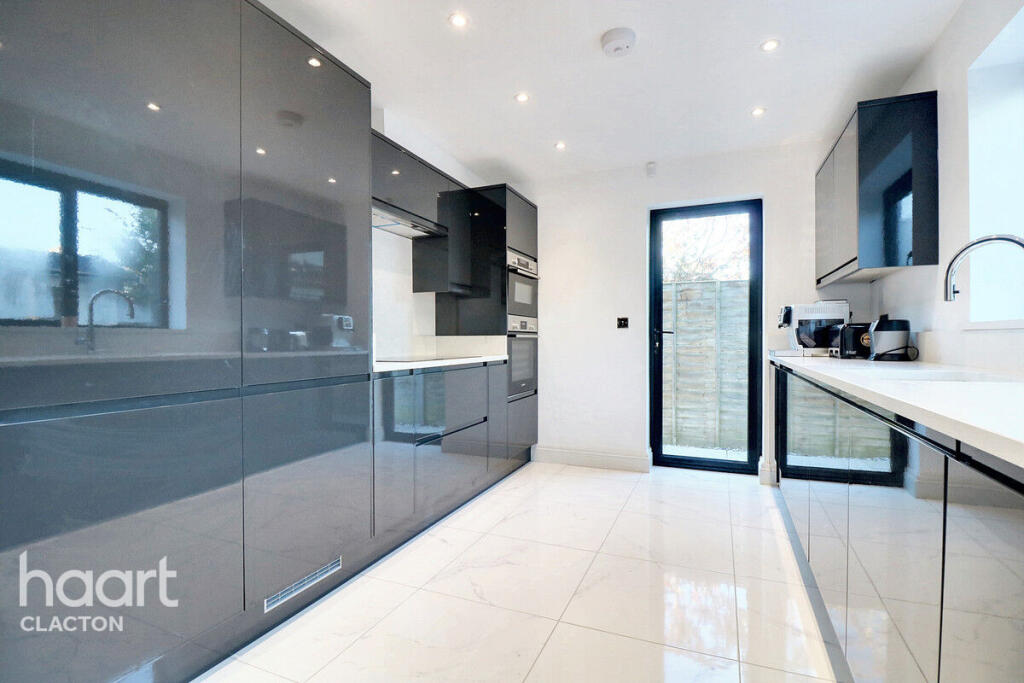 Additional image 5 of Percival Road, Walton On The Naze