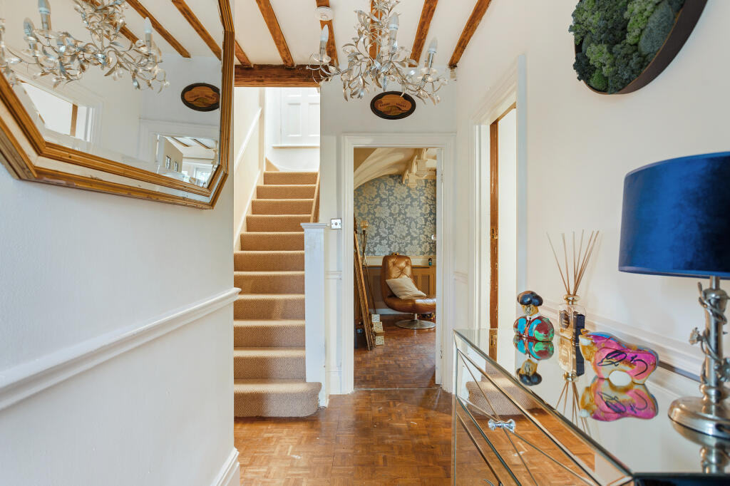 Additional image 11 of Woodcote Grove Road, Coulsdon, CR5