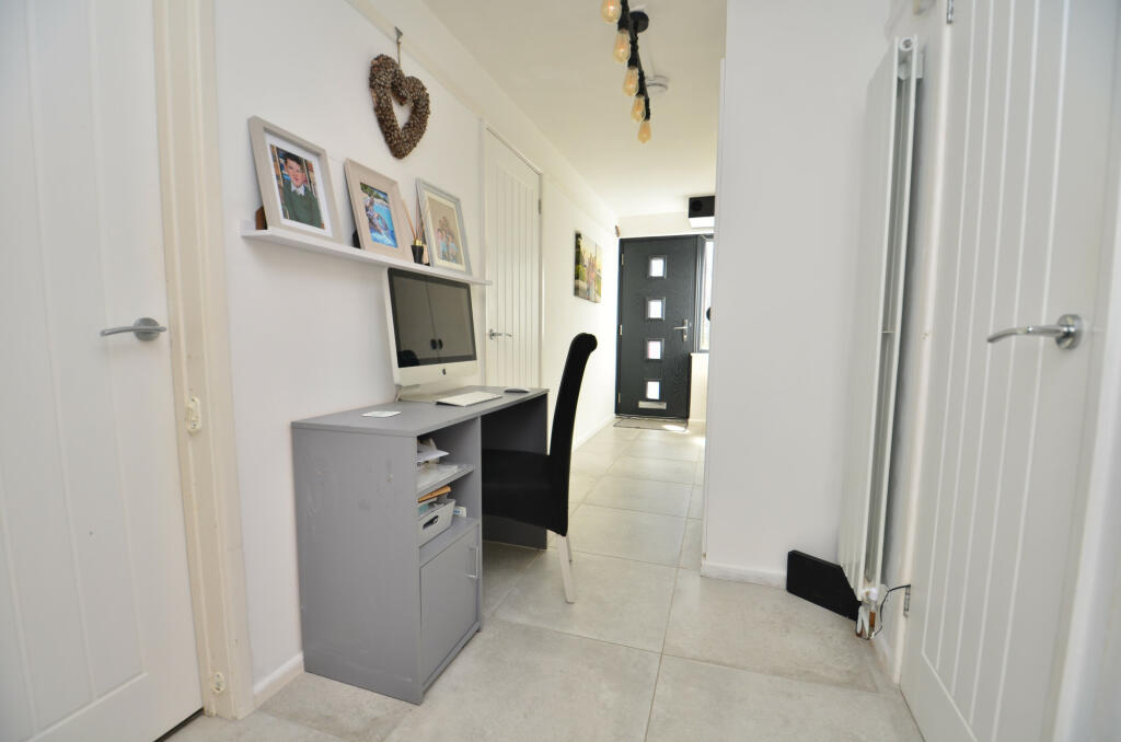 Additional image 11 of Little Oakley