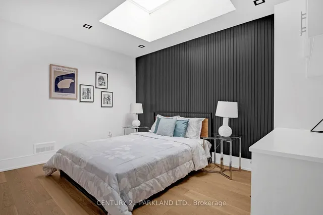 Additional image 19 of 978 Carlaw Ave