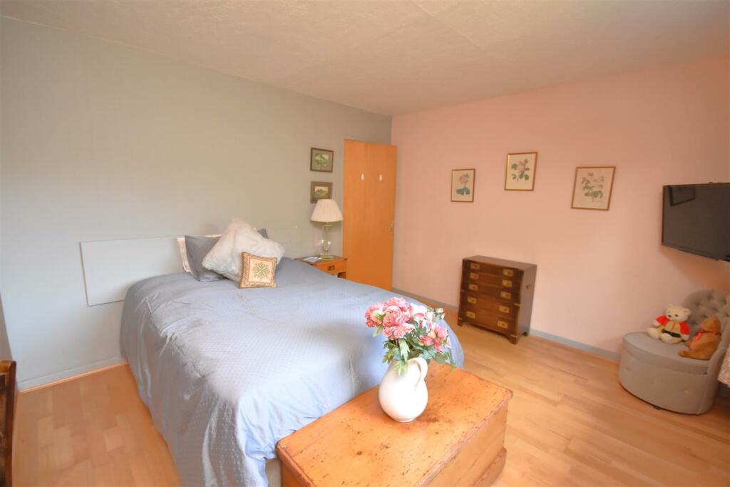 Additional image 9 of Field Hey Lane, Willaston, Neston