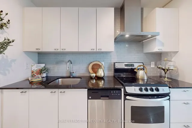 Additional image 9 of 51 East Liberty St Unit 901