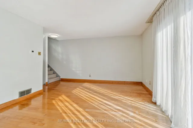 Additional image 7 of 44 Chester Le Blvd Unit 6