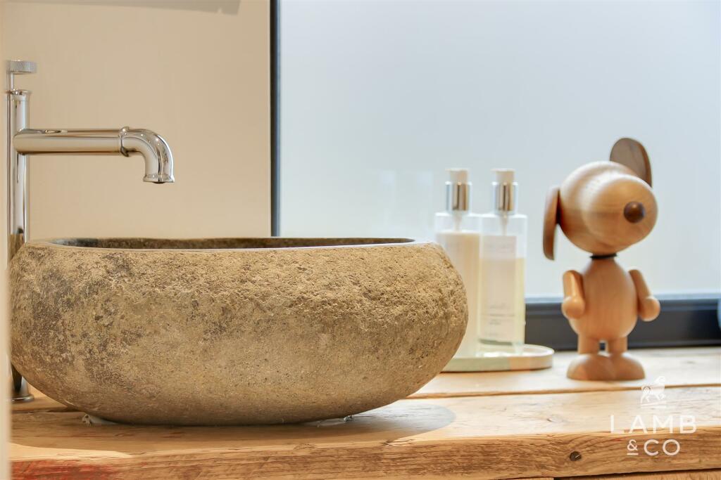 Additional image 18 of Eastern Promenade, Point Clear Bay