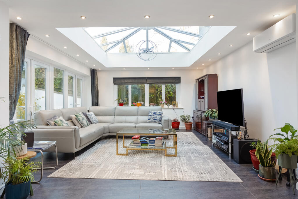 Additional image 4 of Harestone Valley Road, Caterham, CR3