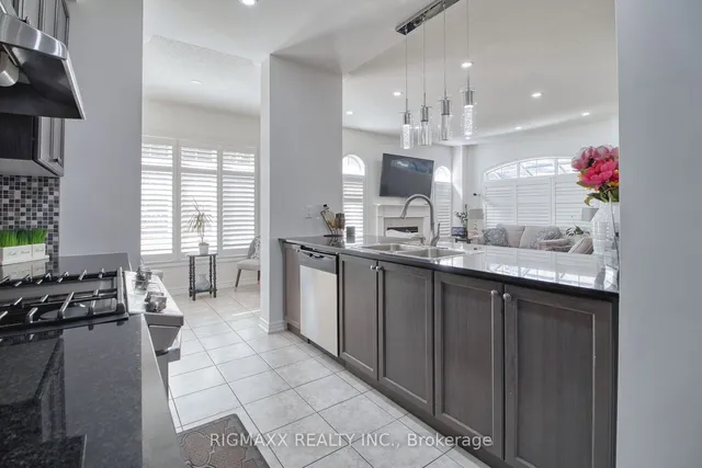 Additional image 9 of 53 Lola Cres