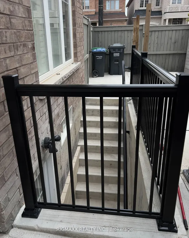 Additional image 39 of 53 Lola Cres