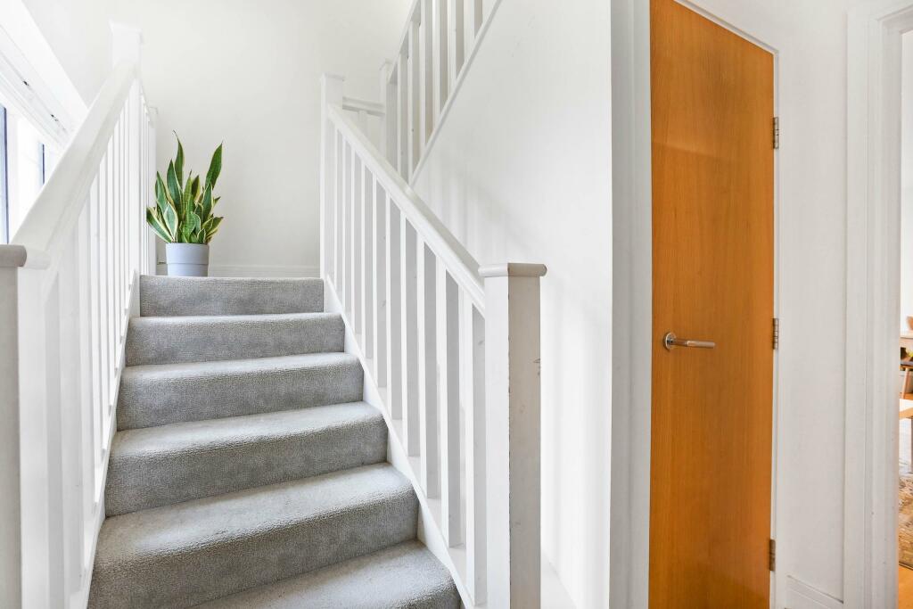 Additional image 9 of 3A Woodmansterne Road, Coulsdon, CR5