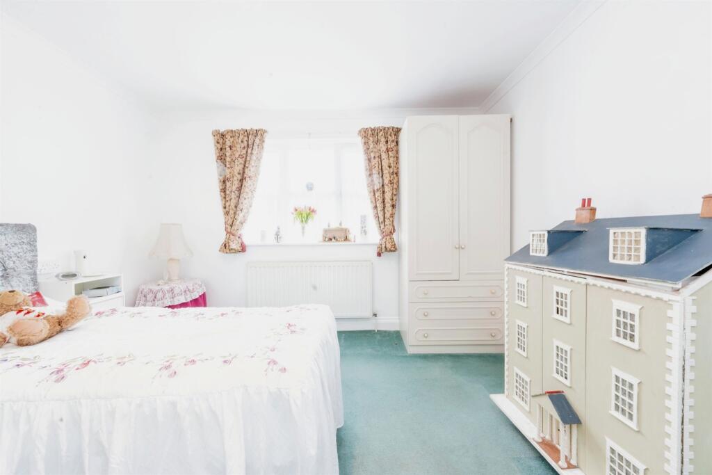 Additional image 5 of Parkfields, Roydon, Harlow