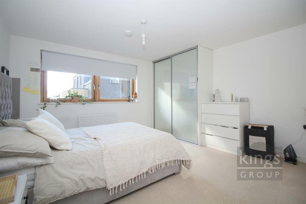 Additional image 10 of New Pond Street, Newhall