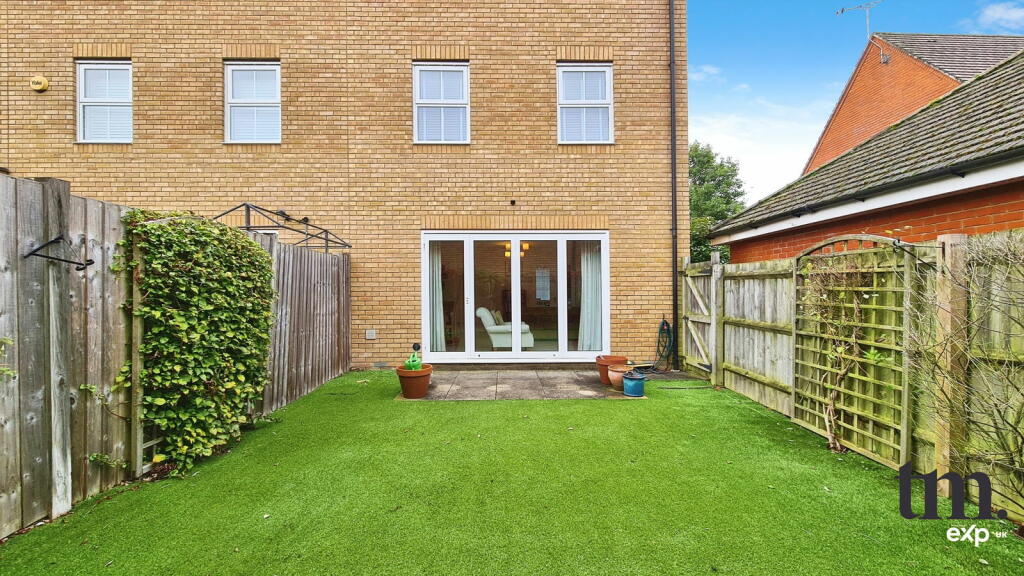 Additional image 18 of Roding Drive, Little Canfield, Dunmow, CM6 1FE