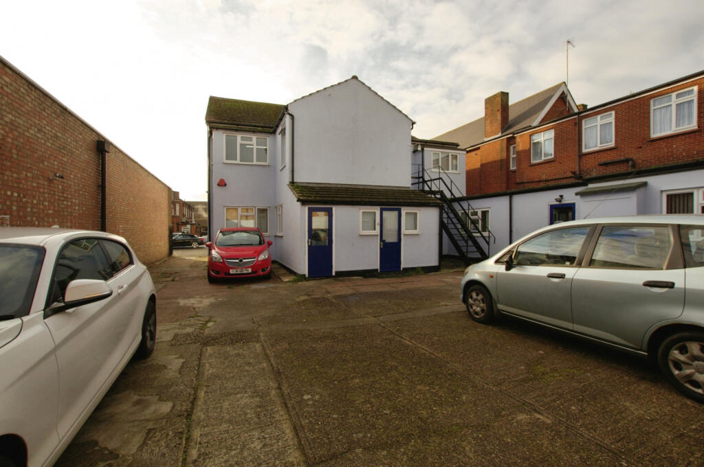 Additional image 20 of Carnarvon Road, CO15