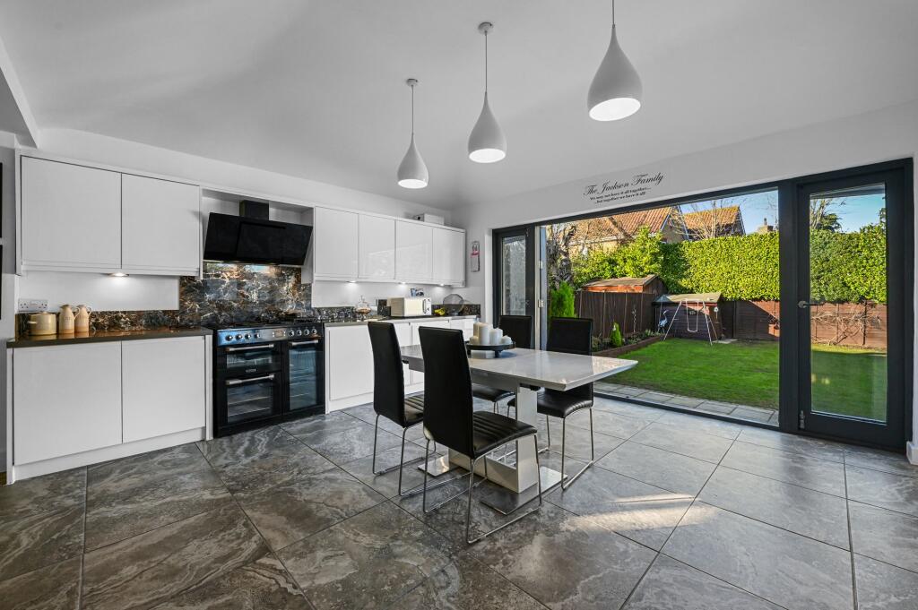 Additional image 7 of West Belvedere, Danbury, CM3