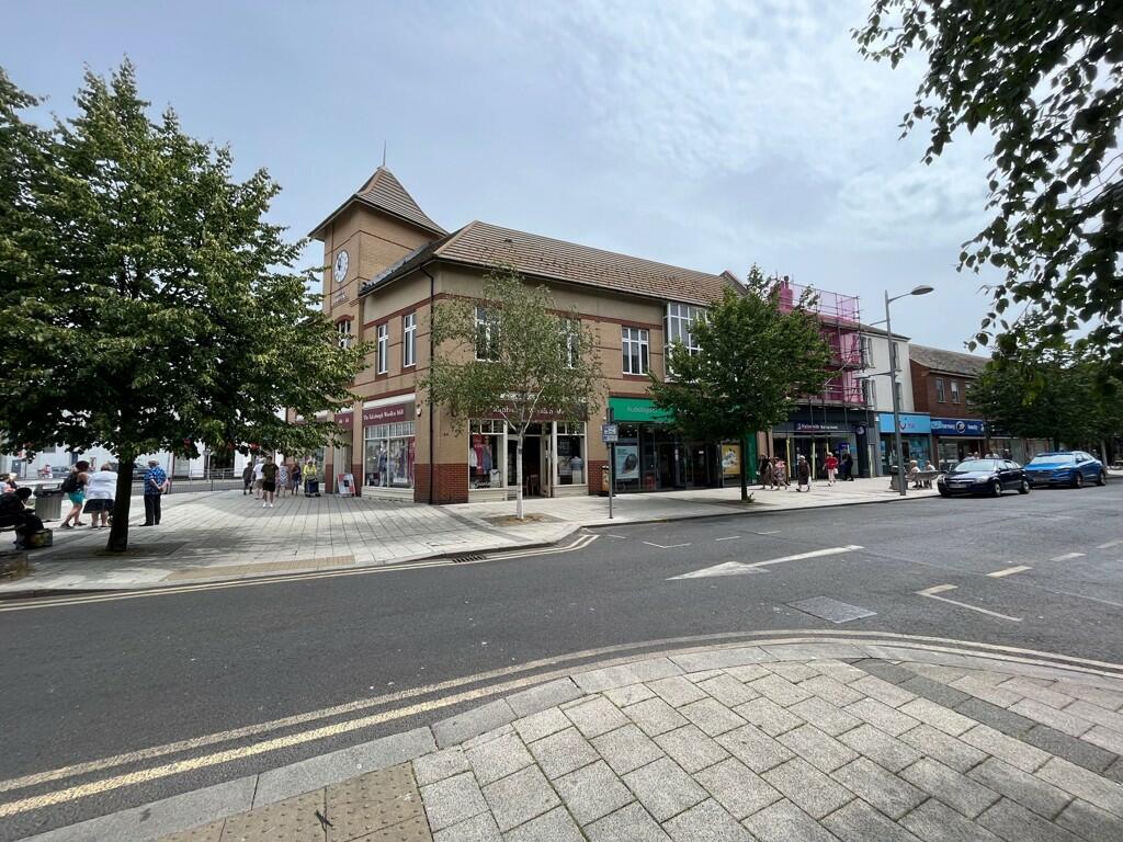 Additional image 8 of 68a-70a Pier Avenue, Clacton On Sea, Essex, CO15