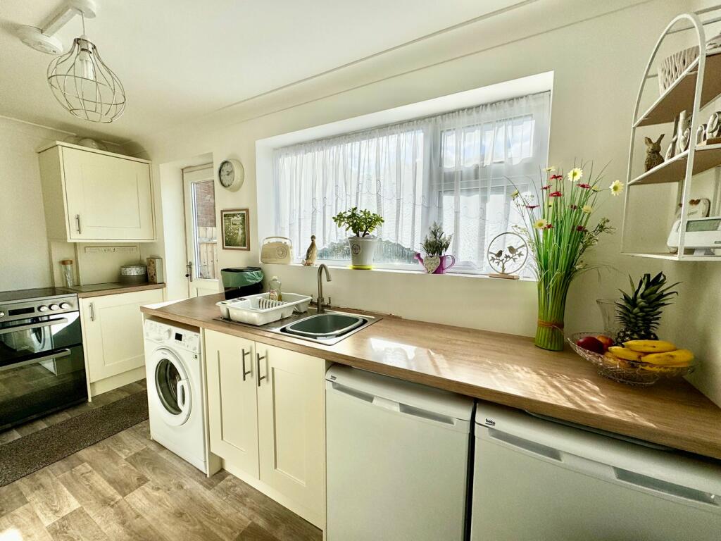 Additional image 2 of Columbine Gardens, Walton on the Naze, CO14