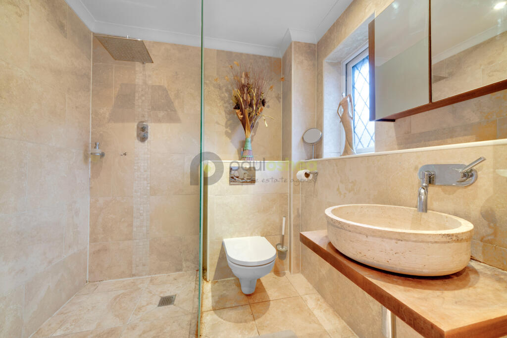 Additional image 11 of Farrers Place, Shirley Hills