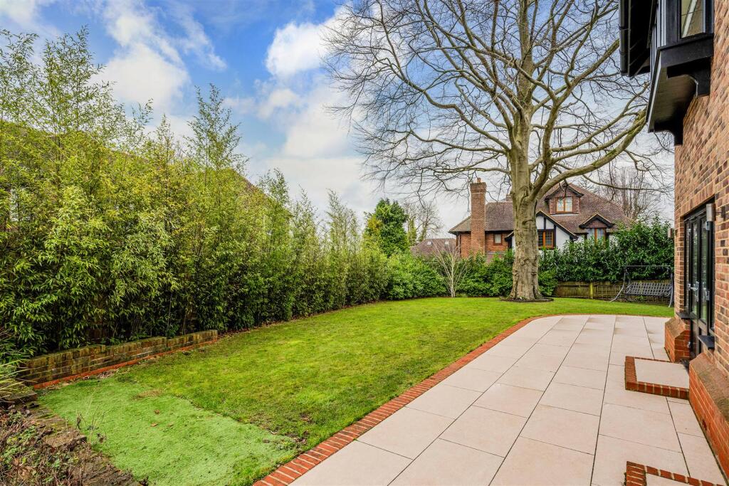 Additional image 19 of High Oaks Close, Coulsdon