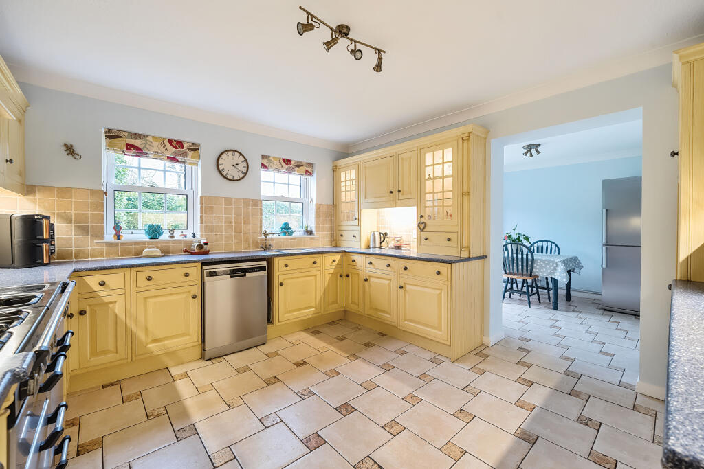 Additional image 5 of Alexanders Walk, Caterham, CR3