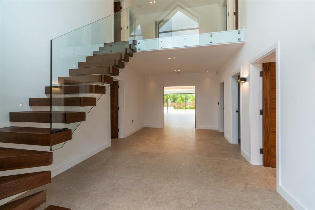 Additional image 9 of Broomhills Chase, Little Burstead, Billericay