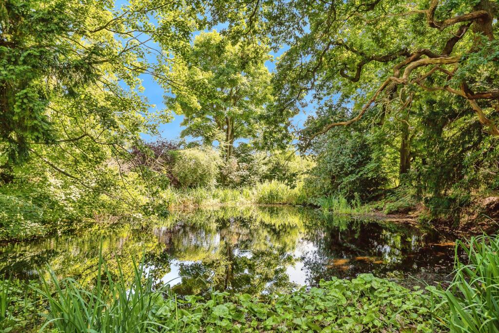 Additional image 19 of The Lydiate, Birkenhead Road, Willaston, CH64