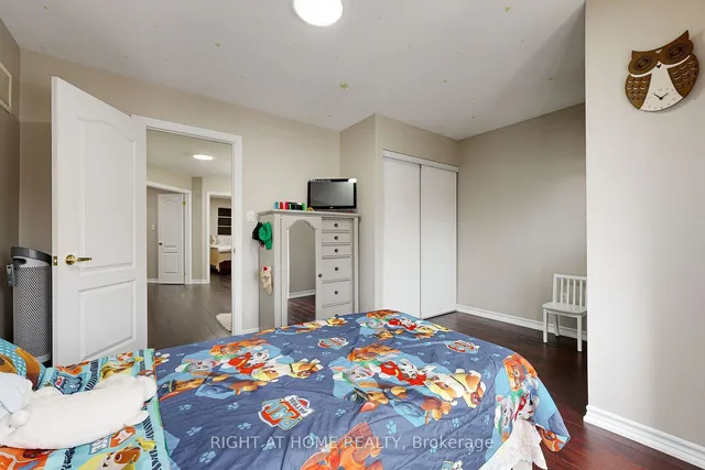 Additional image 23 of 16 Sculptor St