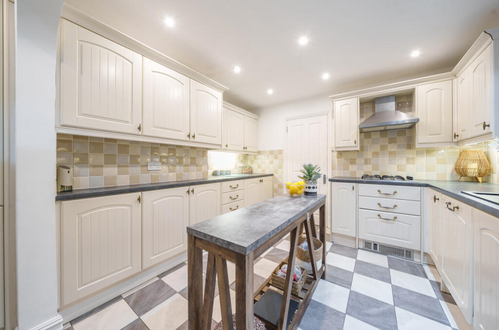 Additional image 6 of Hayes Road, Clacton-on-Sea, Essex