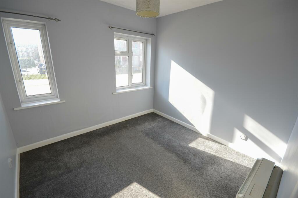 Additional image 7 of Oulton Hall, Marine Parade East, Clacton-On-Sea