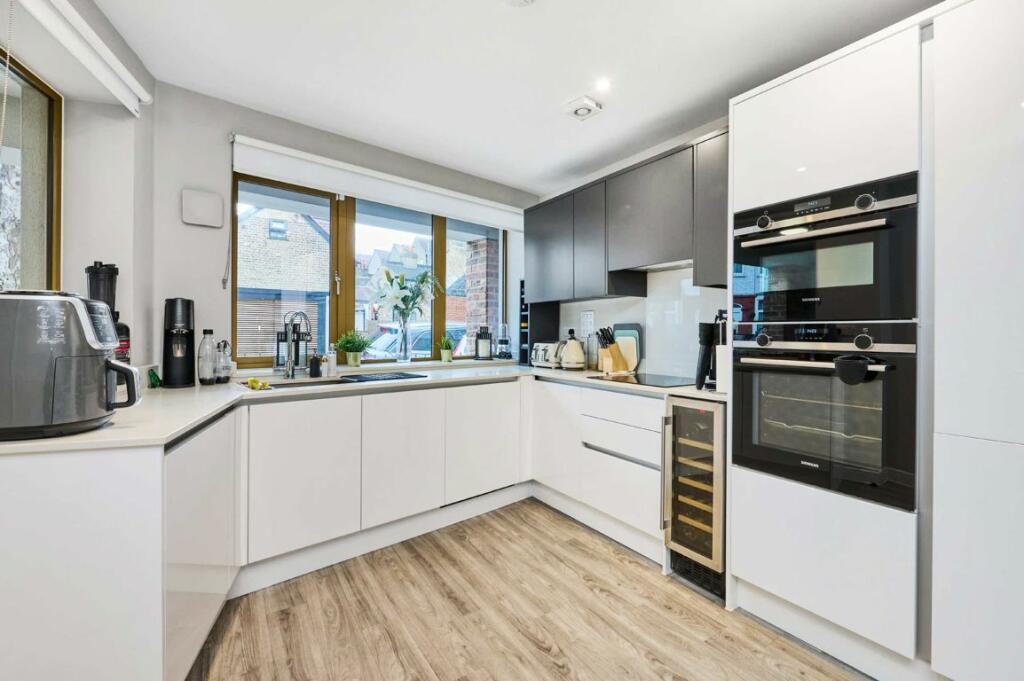 Additional image 14 of Caithness Road, Tooting