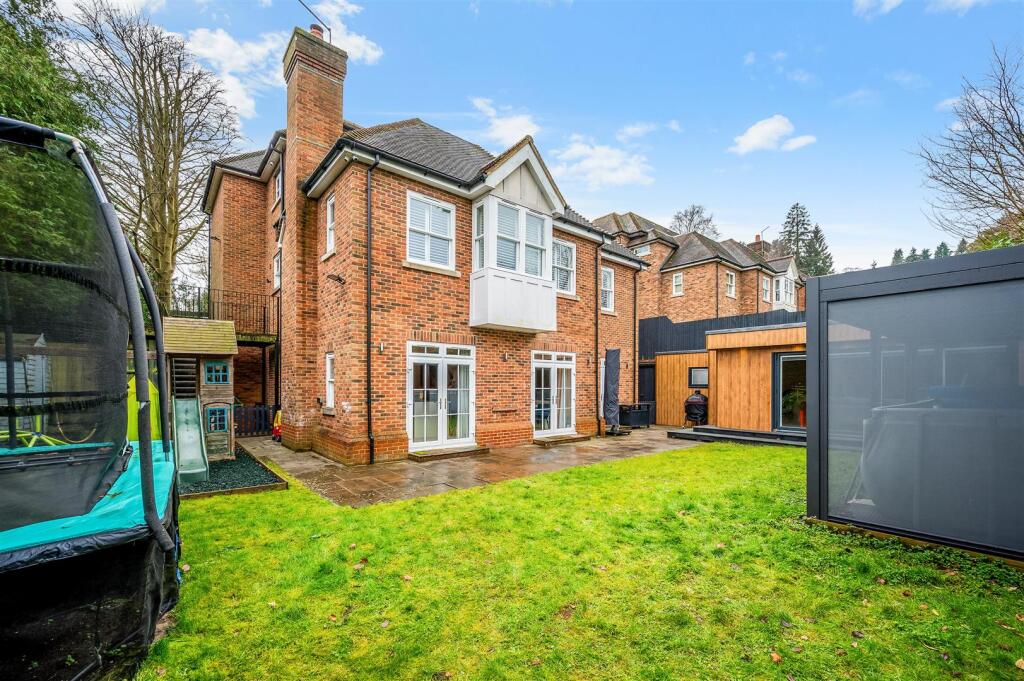 Additional image 42 of High Oaks Close, Coulsdon