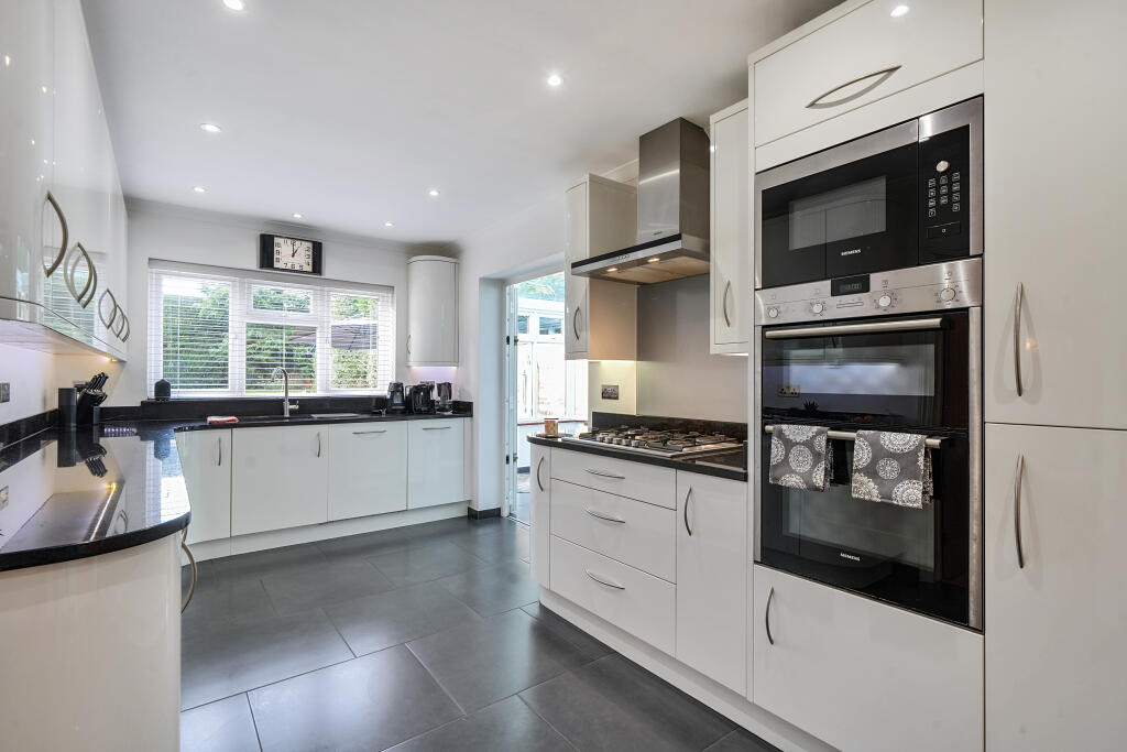 Additional image 15 of Chaldon Common Road, Caterham, CR3