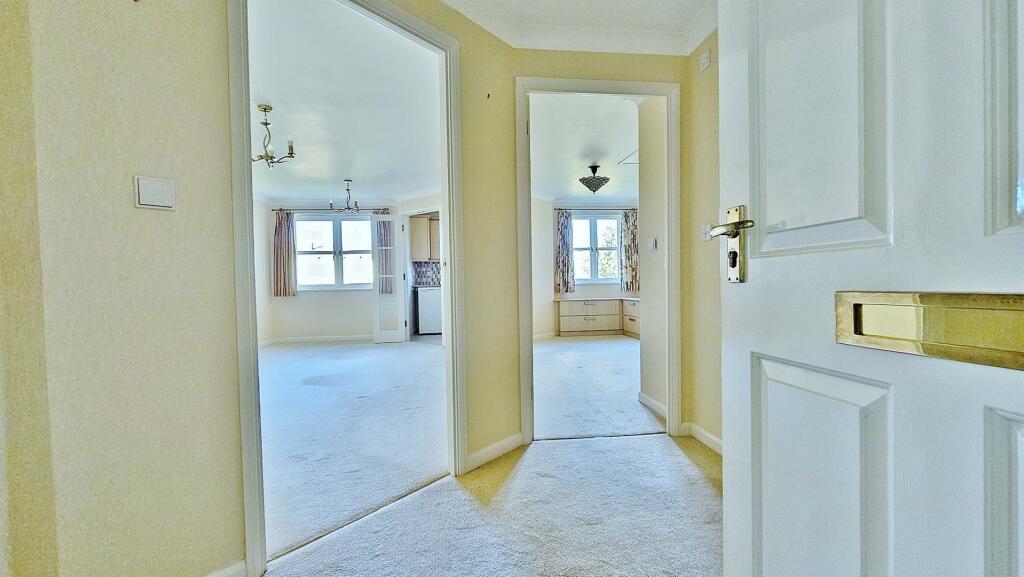 Additional image 5 of Connaught Avenue, Frinton-On-Sea