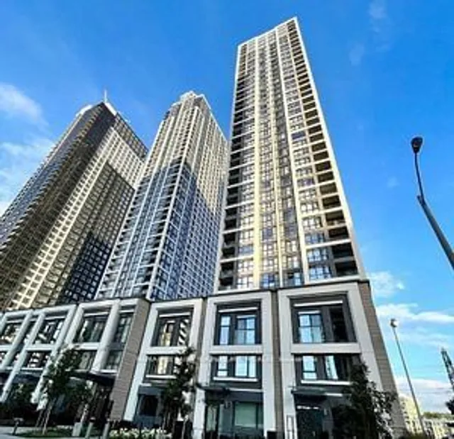 5 Mabelle Ave Unit TH8