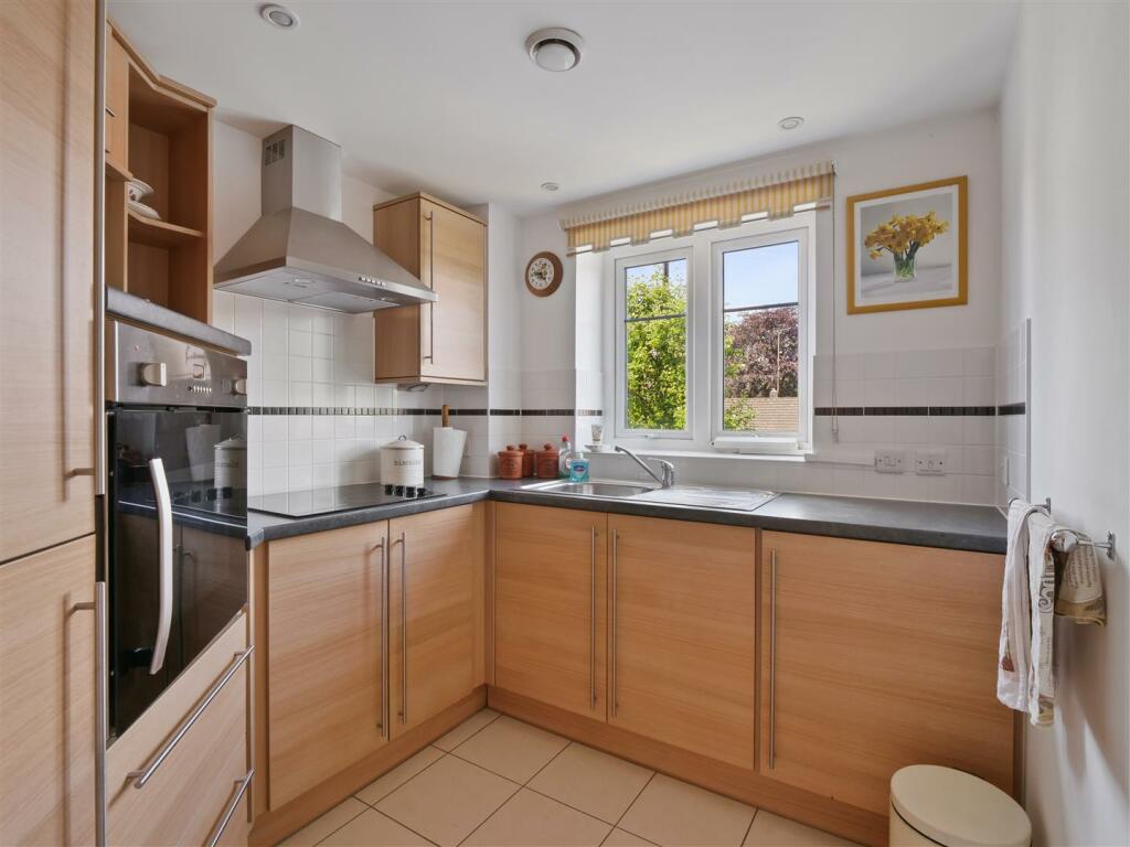 Additional image 7 of Limpsfield Road, Sanderstead, South Croydon