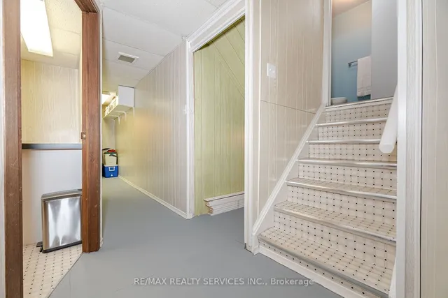 Additional image 22 of 76 Simmons Blvd