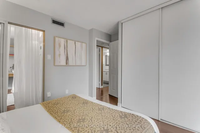 Additional image 19 of 725 King St Unit 213