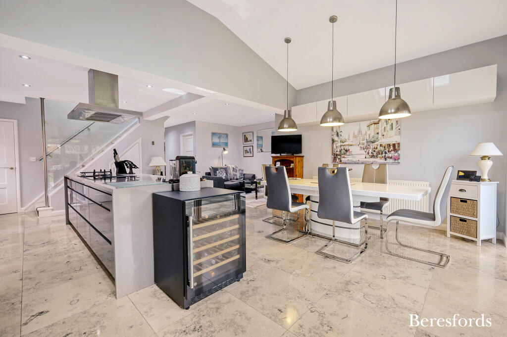 Additional image 8 of Runsell Close, Danbury, CM3