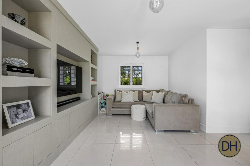 Additional image 10 of Highfield Close, Hastingwood, Essex CM17