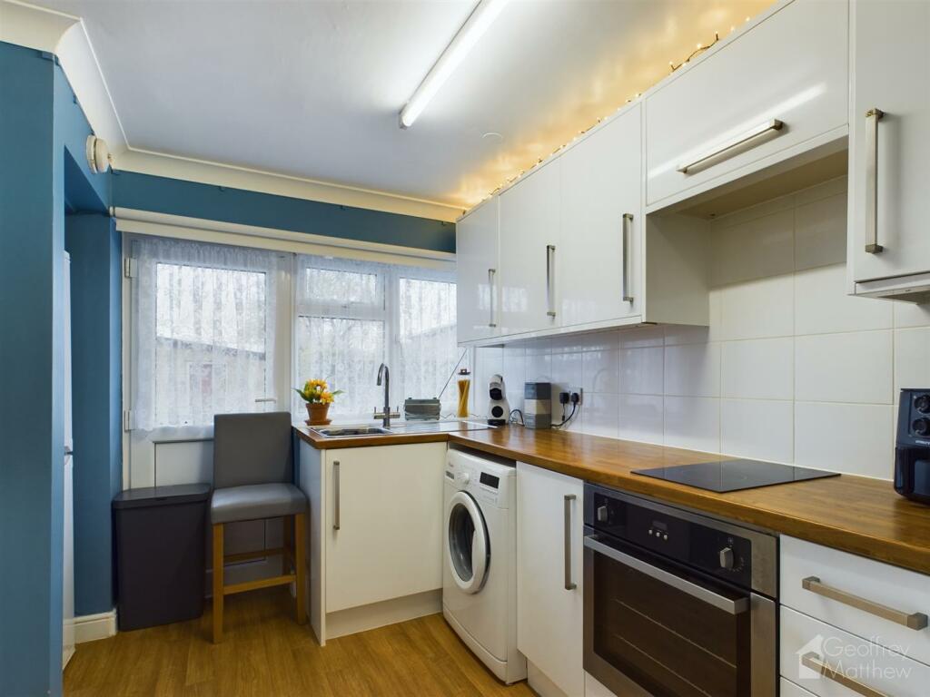 Additional image 2 of Ladyshot, Harlow