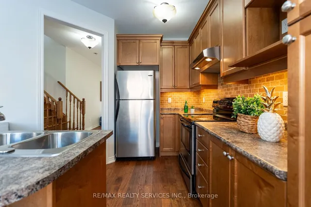 Additional image 17 of 112 Amaranth Cres