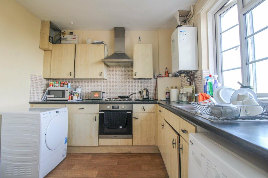 Additional image 3 of Addiscombe Road, Croydon, CR0