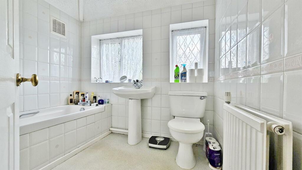 Additional image 22 of First Avenue, Walton On The Naze