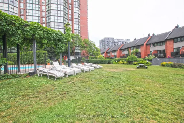 Additional image 31 of 725 King St Unit 213